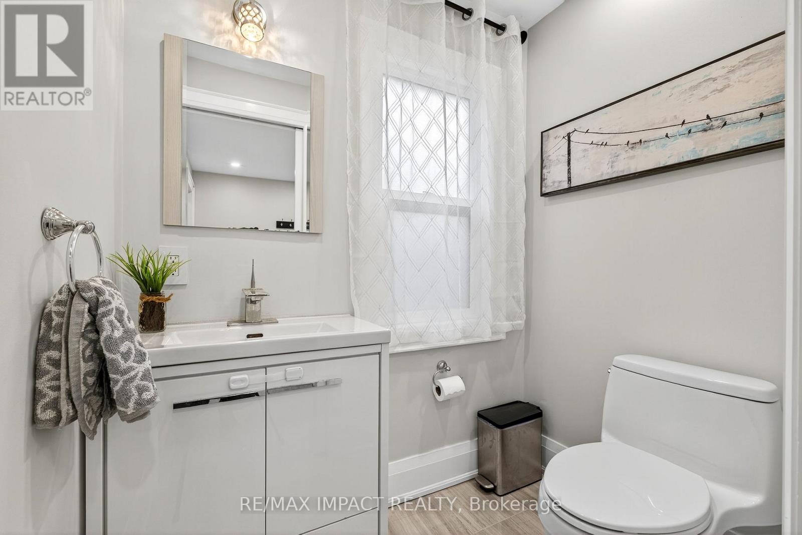 41 Mcdonald Avenue, Toronto, Ontario  M1L 3Y7 - Photo 8 - E12493652