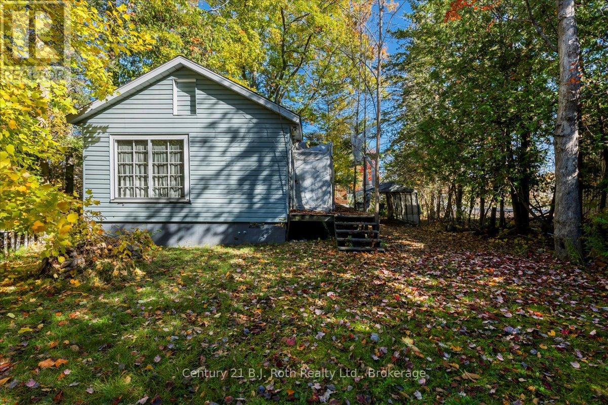 152 Beck Street, Wasaga Beach, Ontario  L9Z 2K7 - Photo 9 - S12481255