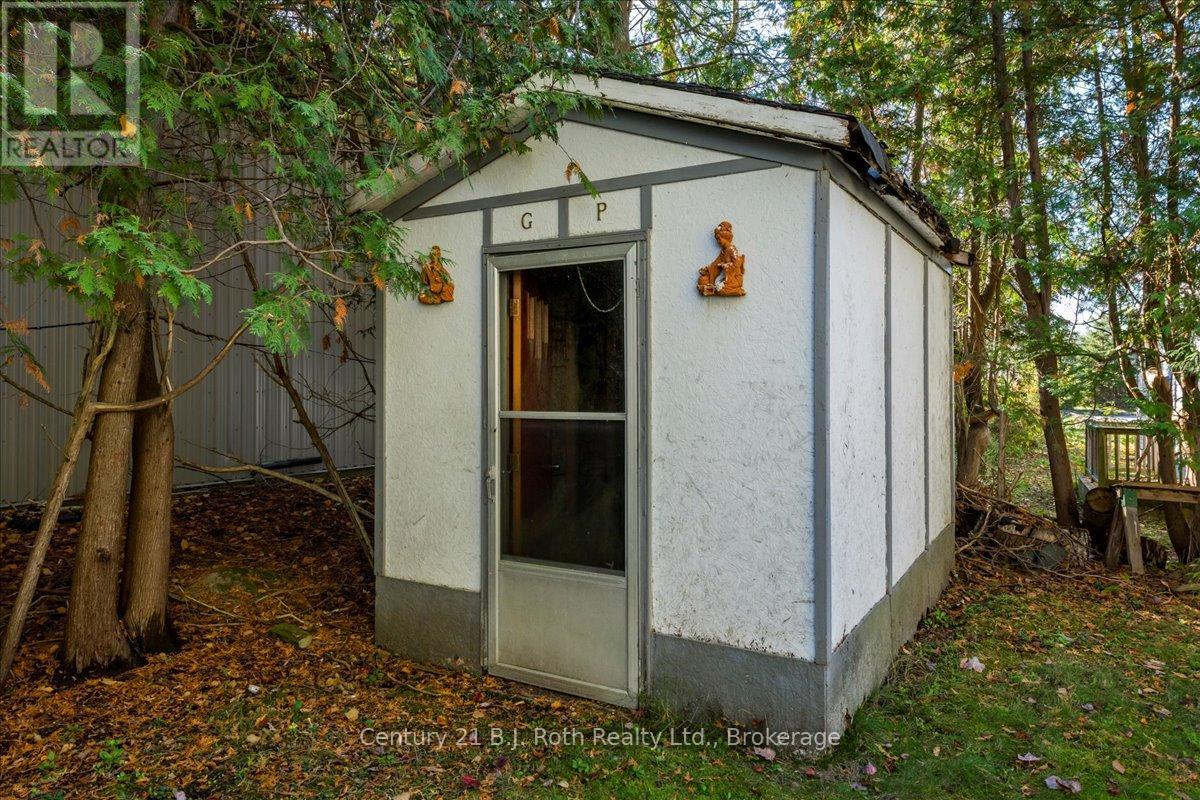 152 Beck Street, Wasaga Beach, Ontario  L9Z 2K7 - Photo 6 - S12481255