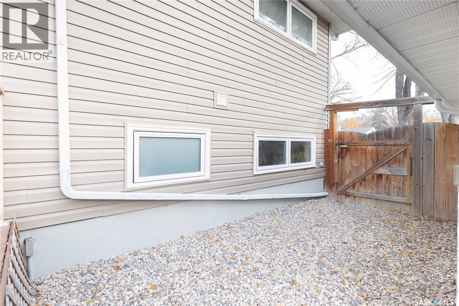 3 Dolphin Bay, Regina, Saskatchewan  S4S 3J7 - Photo 11 - SK022033