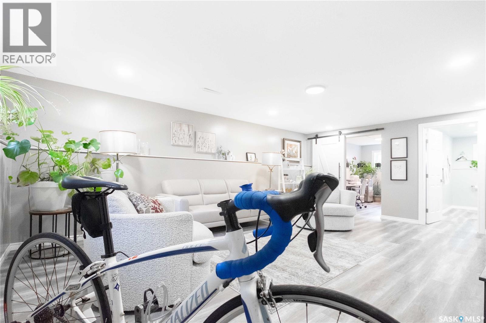 3 Dolphin Bay, Regina, Saskatchewan  S4S 3J7 - Photo 37 - SK022033