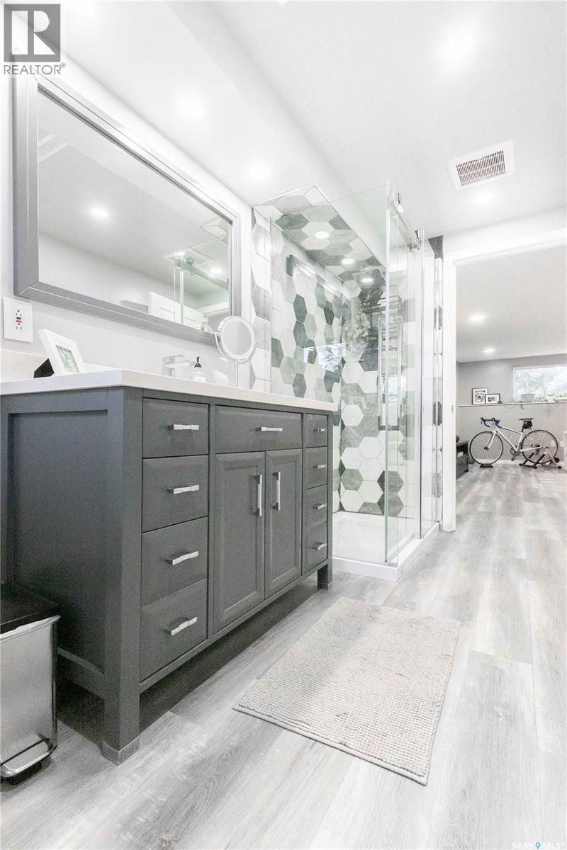 3 Dolphin Bay, Regina, Saskatchewan  S4S 3J7 - Photo 40 - SK022033