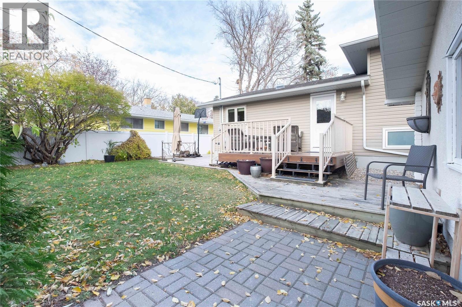 3 Dolphin Bay, Regina, Saskatchewan  S4S 3J7 - Photo 7 - SK022033