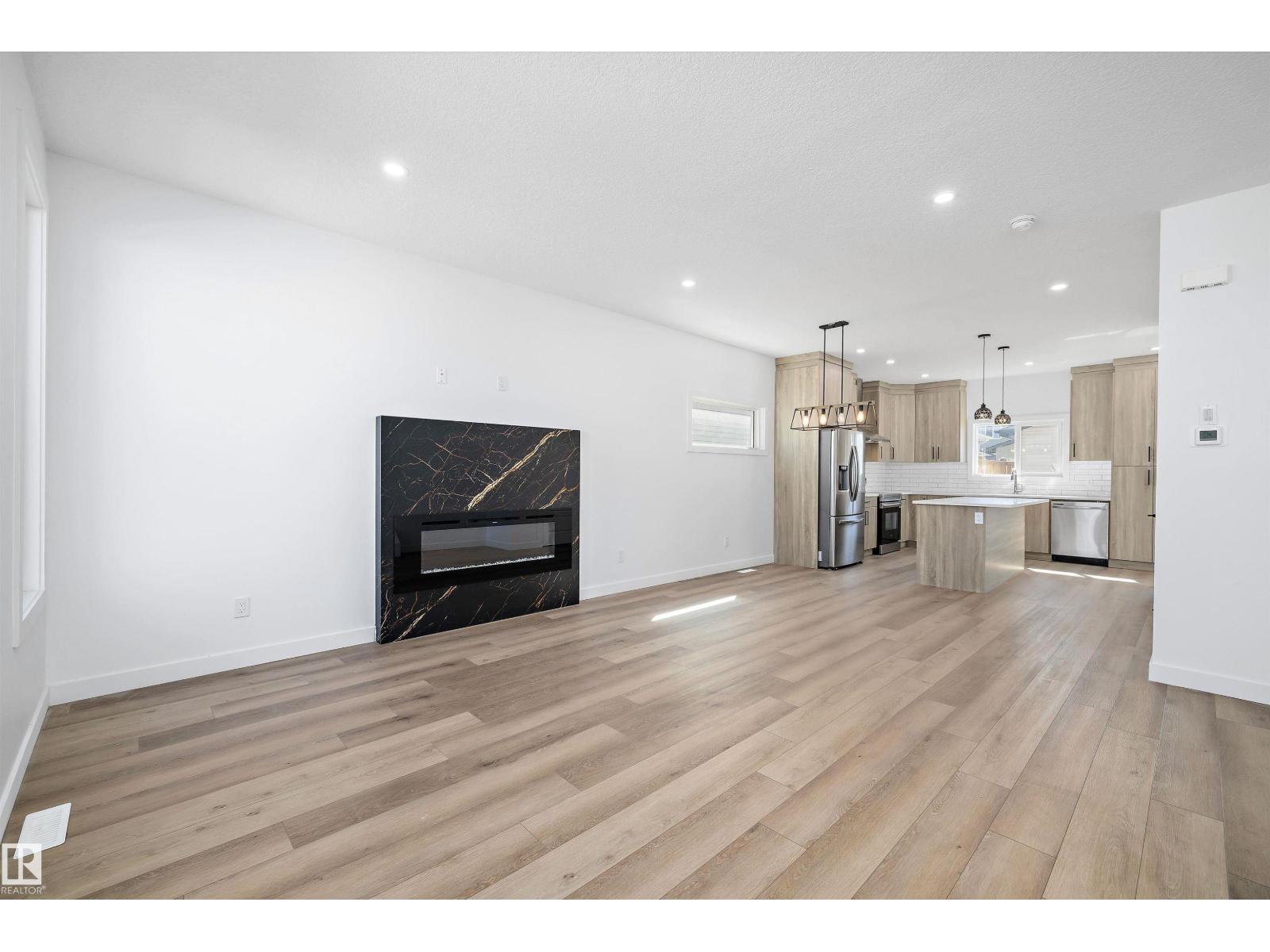 6079 180 Av Nw, Edmonton, Alberta  T5Y 3X1 - Photo 4 - E4456307