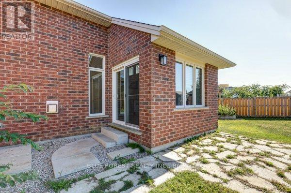 125 Old Field Lane S, Central Elgin, Ontario  N5L 0A9 - Photo 11 - X12493712