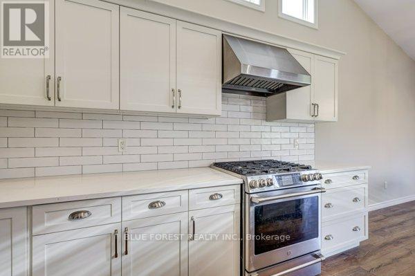 125 Old Field Lane S, Central Elgin, Ontario  N5L 0A9 - Photo 32 - X12493712