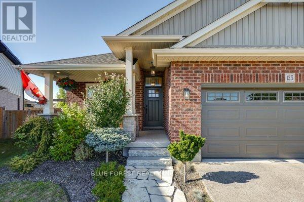 125 Old Field Lane S, Central Elgin, Ontario  N5L 0A9 - Photo 4 - X12493712