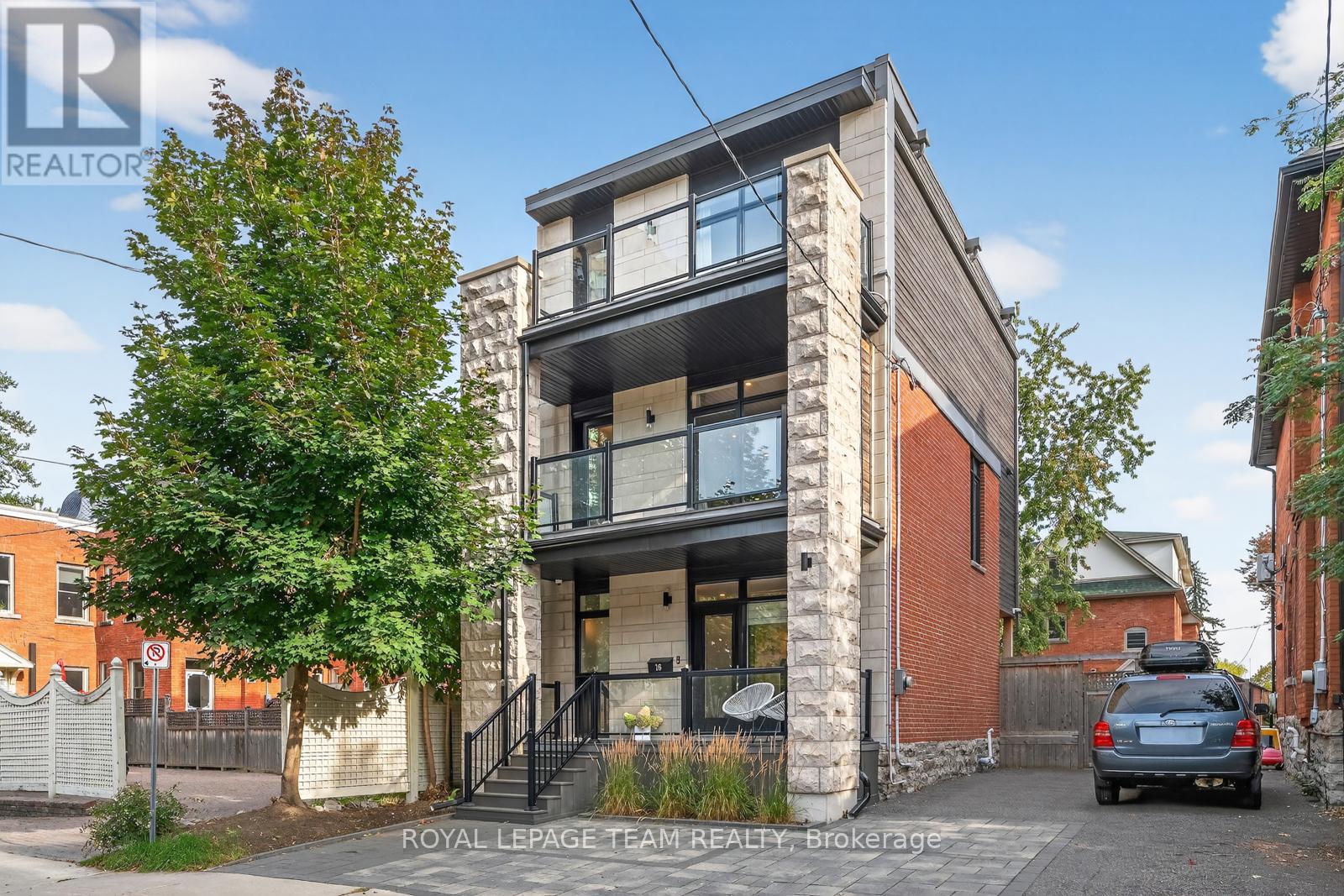 16 FIRST AVENUE, Ottawa, Ontario