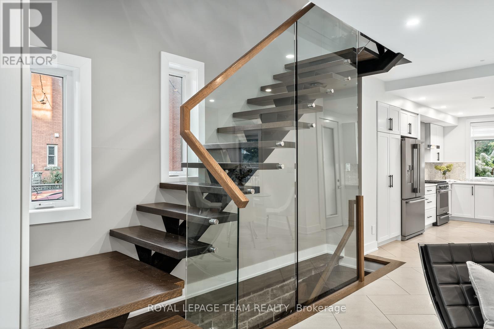 16 First Avenue, Ottawa, Ontario  K1S 2G2 - Photo 17 - X12493704