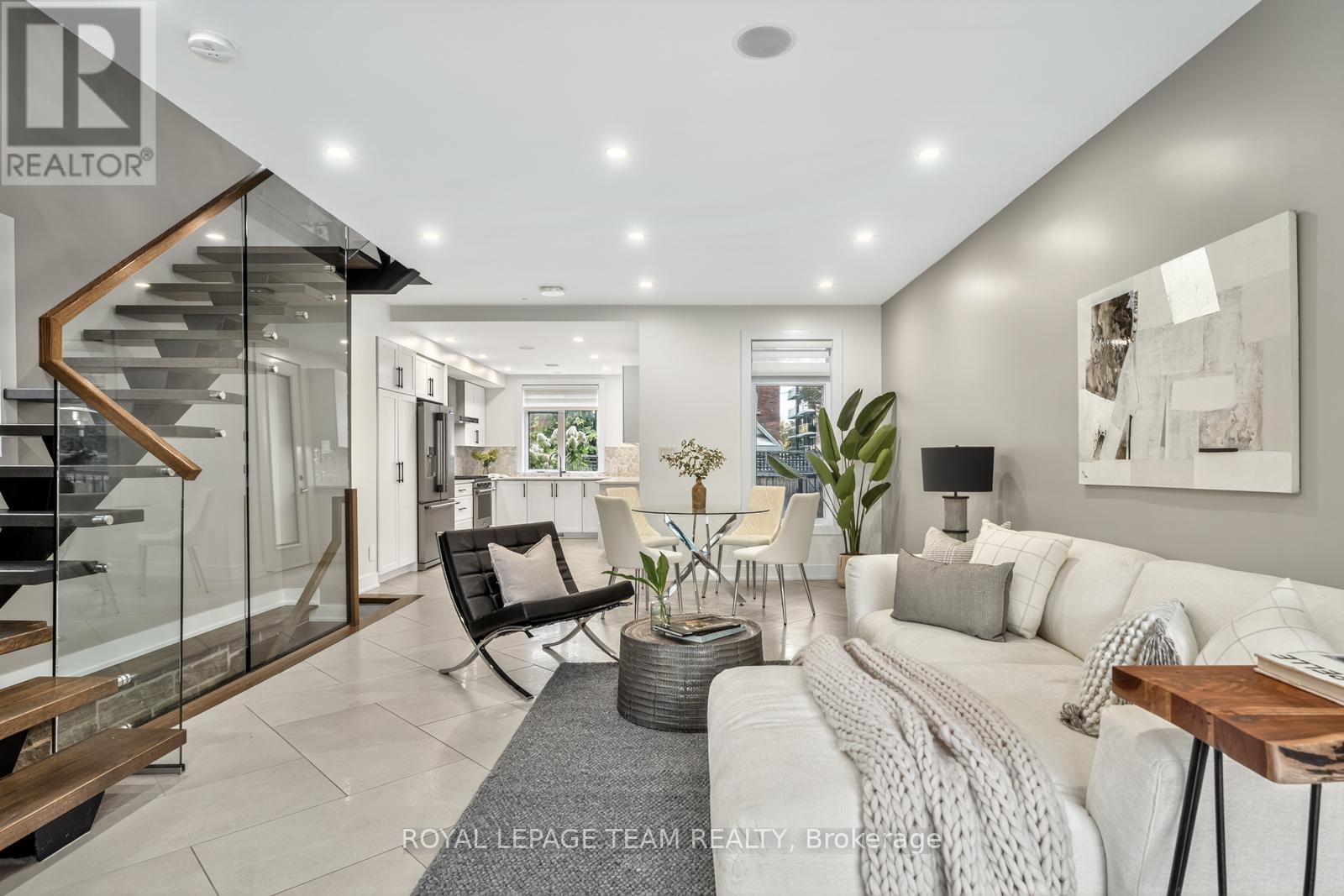 16 First Avenue, Ottawa, Ontario  K1S 2G2 - Photo 2 - X12493704