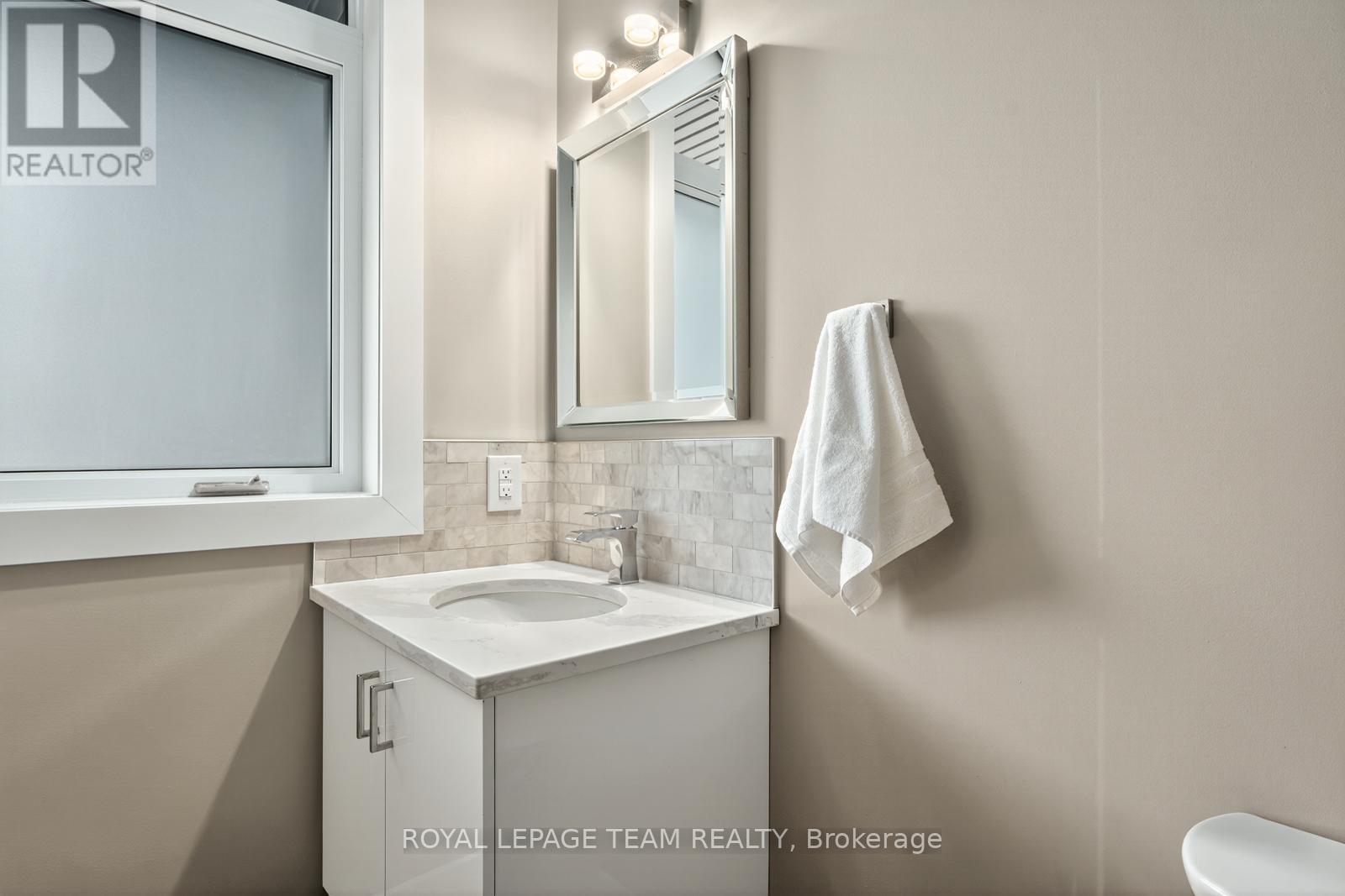 16 First Avenue, Ottawa, Ontario  K1S 2G2 - Photo 6 - X12493704