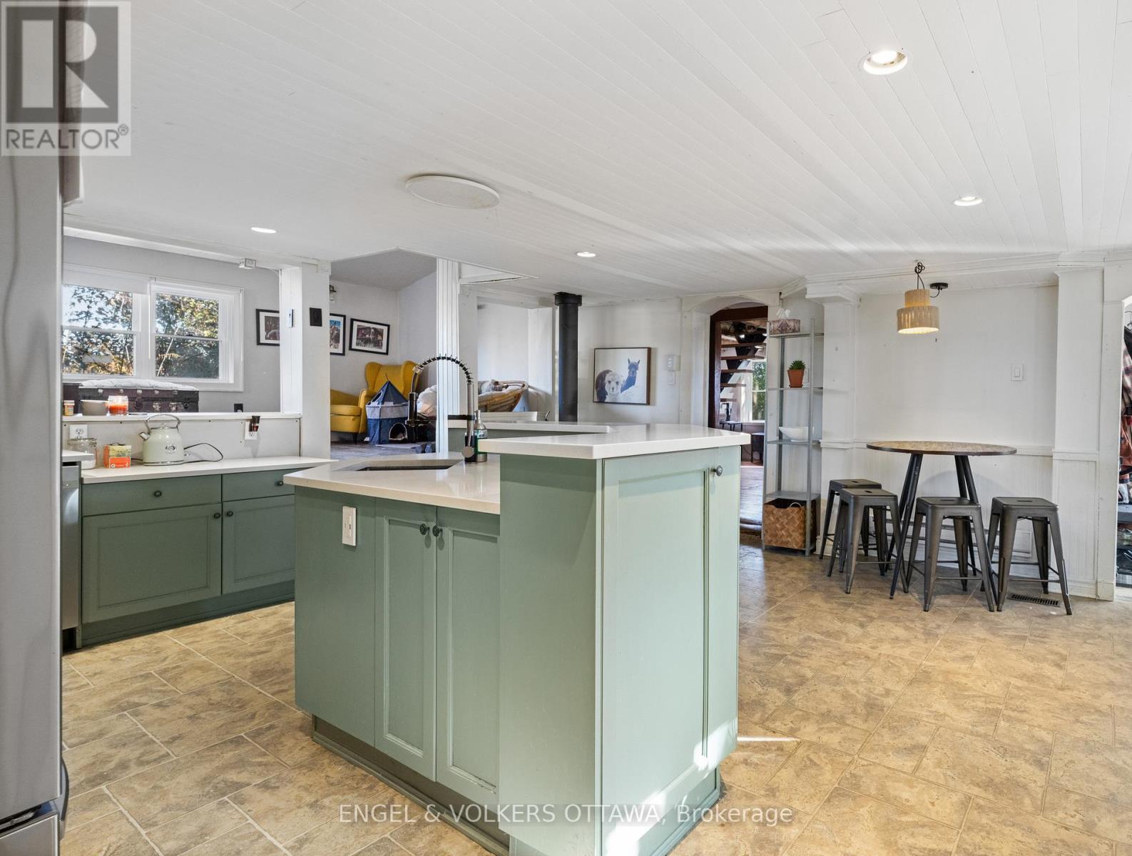 3749 Donnelly Drive, Ottawa, Ontario  K0G 1B0 - Photo 12 - X12493716