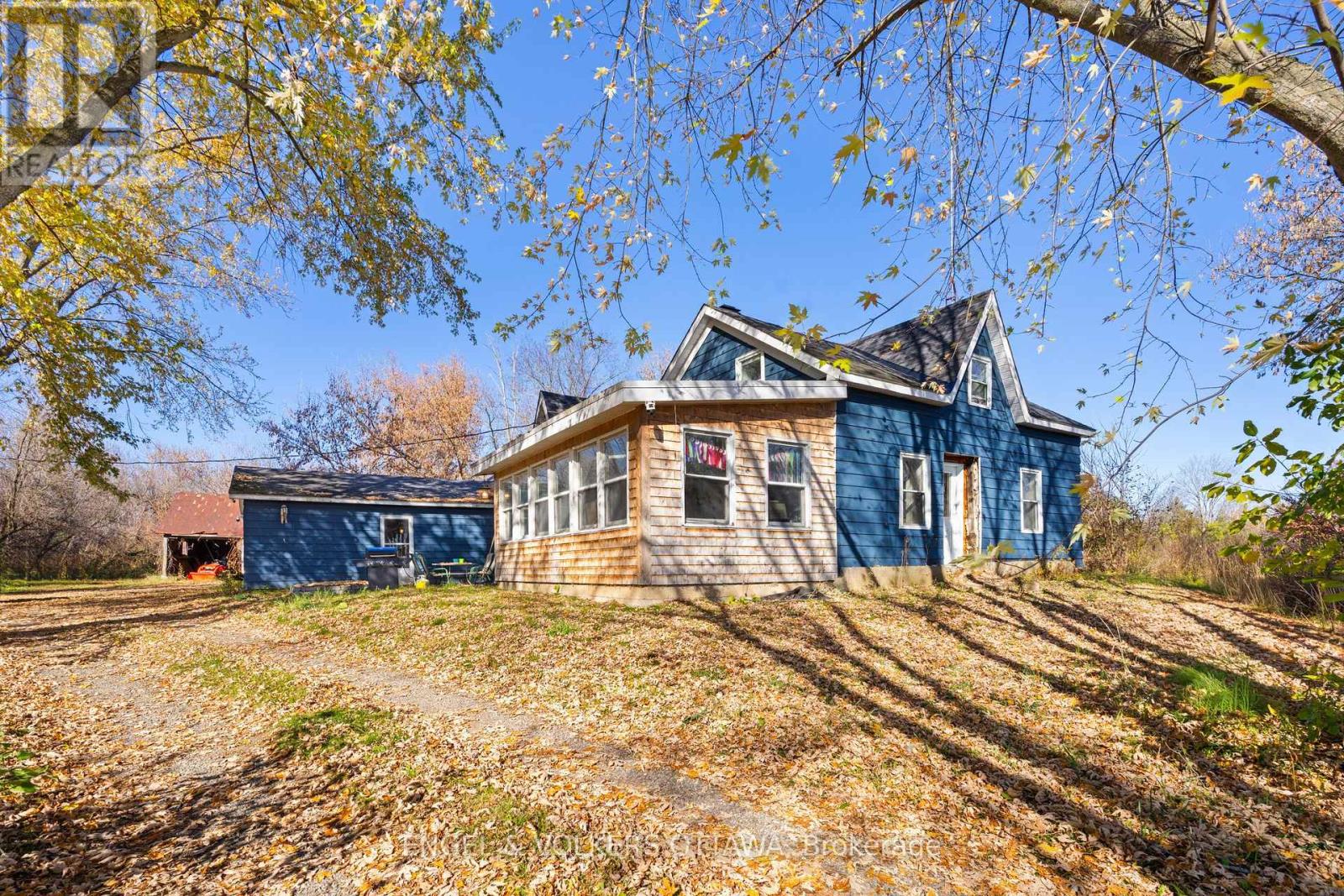 3749 Donnelly Drive, Ottawa, Ontario  K0G 1B0 - Photo 2 - X12493716