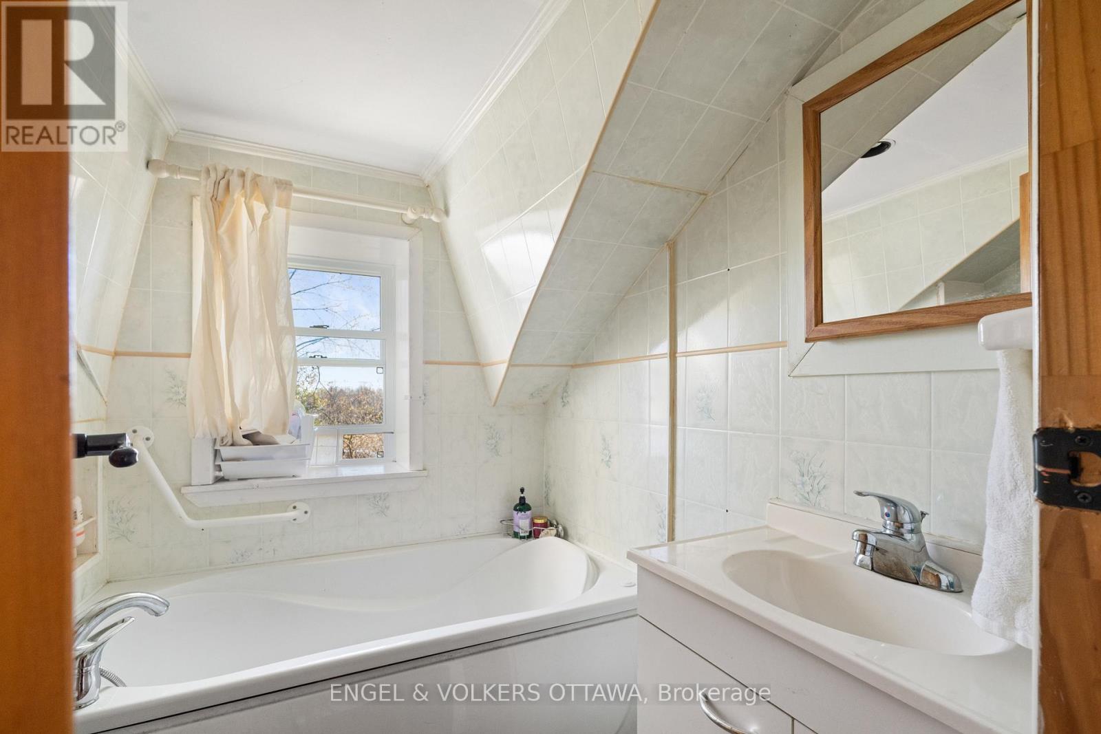 3749 Donnelly Drive, Ottawa, Ontario  K0G 1B0 - Photo 25 - X12493716