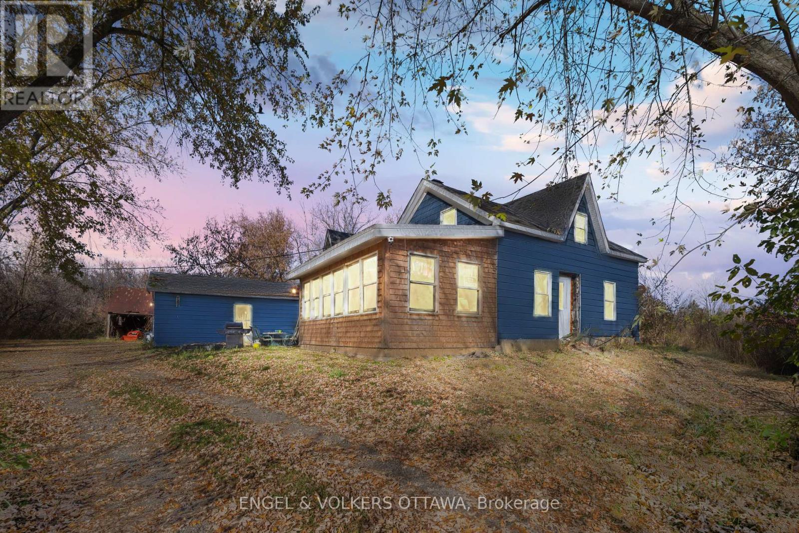 3749 Donnelly Drive, Ottawa, Ontario  K0G 1B0 - Photo 3 - X12493716