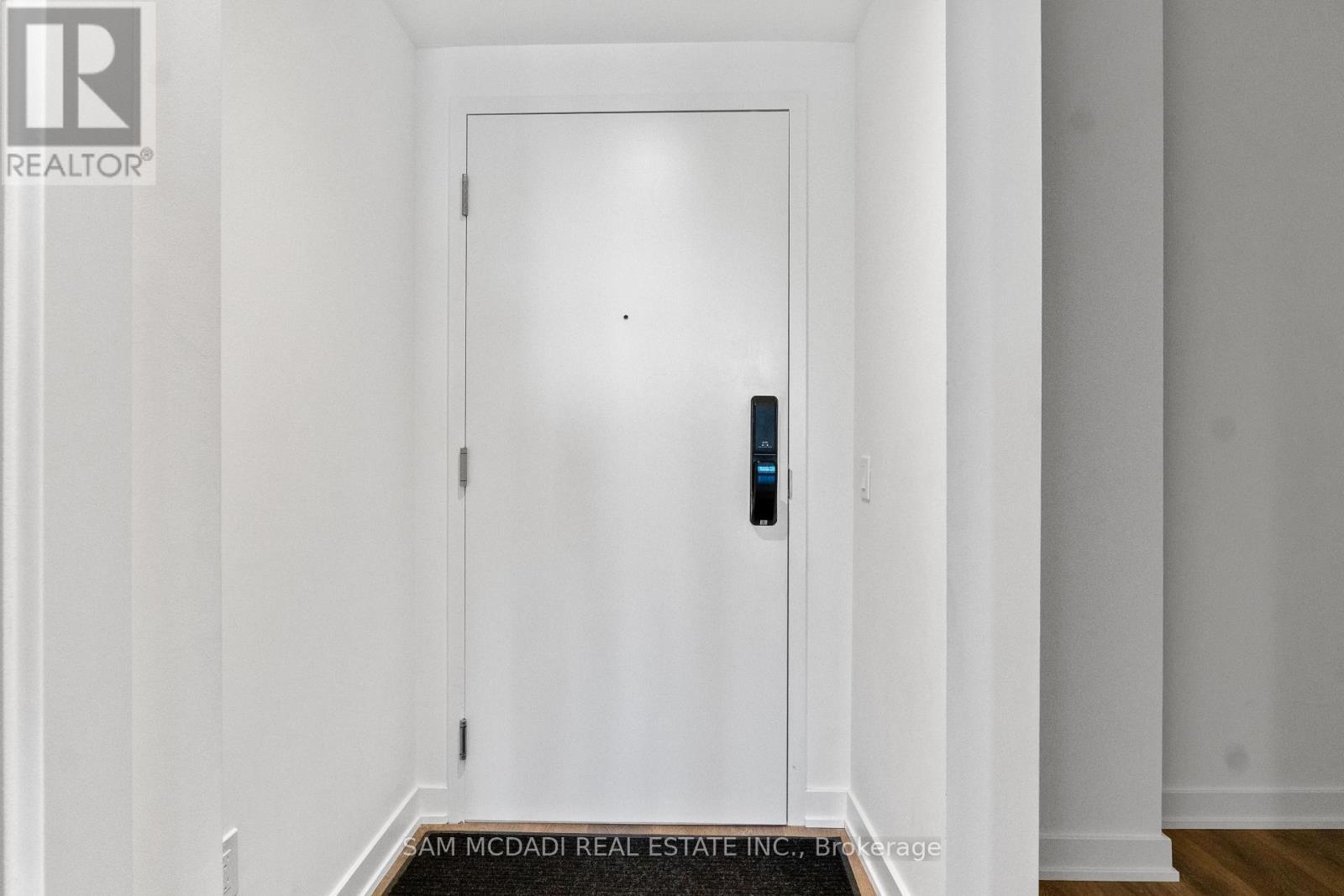 507 - 28 Ann Street, Mississauga, Ontario  L5G 0E1 - Photo 2 - W12493606