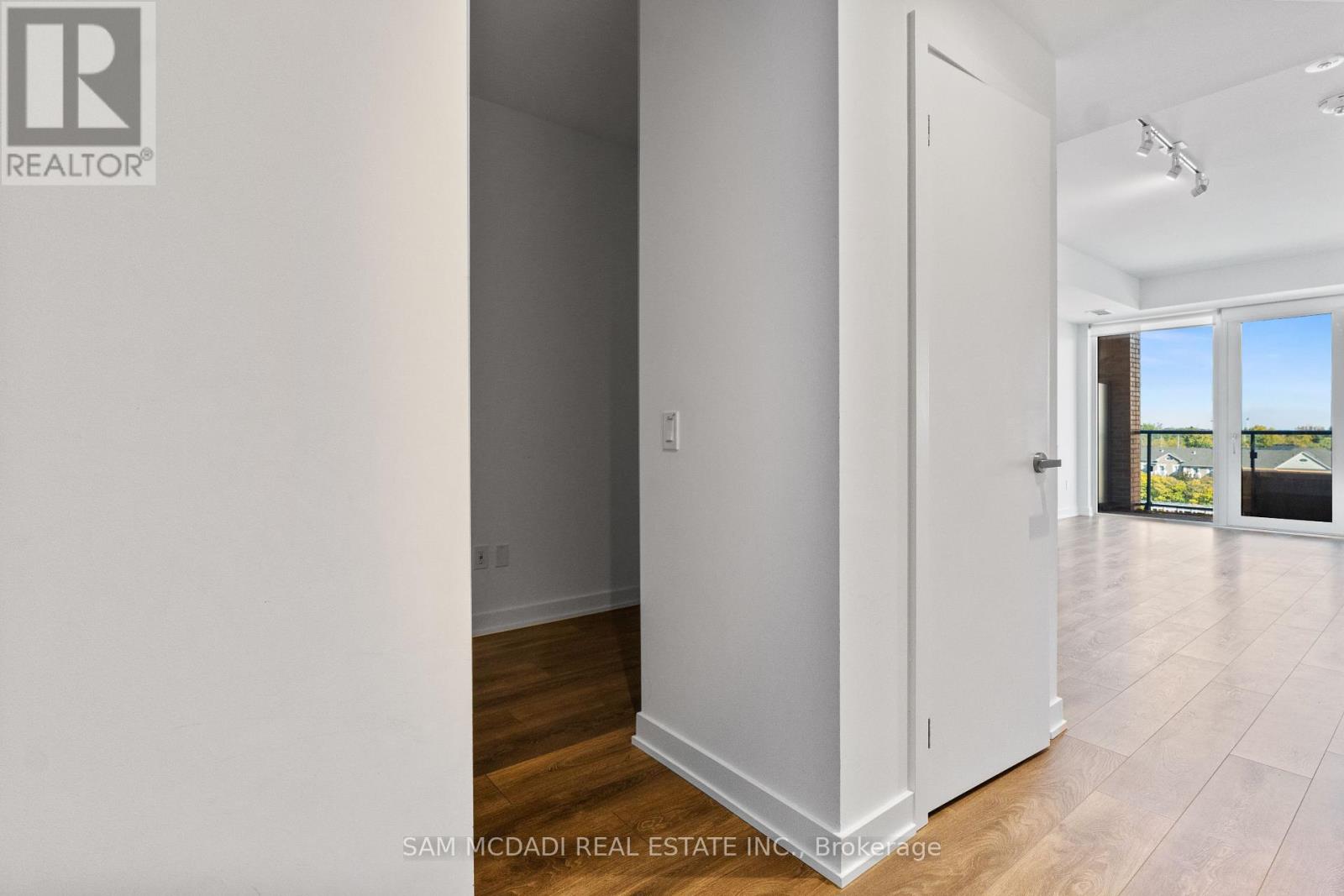 507 - 28 Ann Street, Mississauga, Ontario  L5G 0E1 - Photo 3 - W12493606