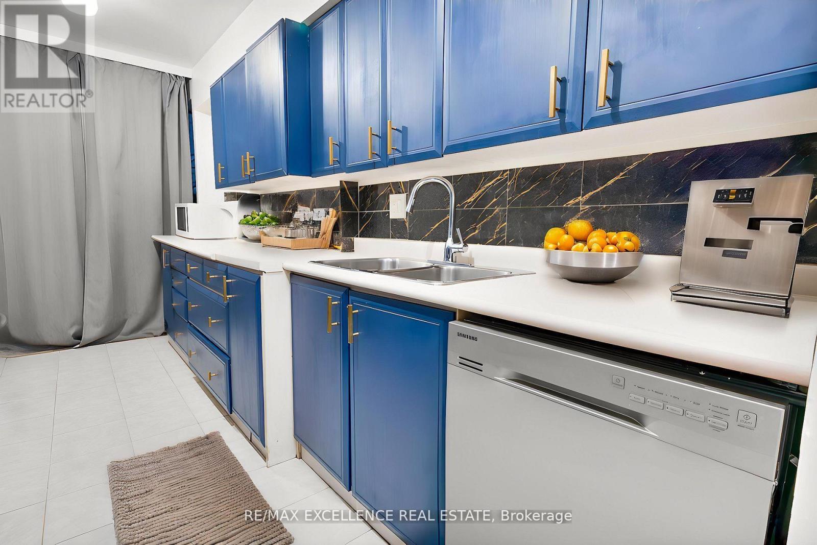 2116 - 370 Dixon Road, Toronto, Ontario  M9R 1T2 - Photo 5 - W12493634