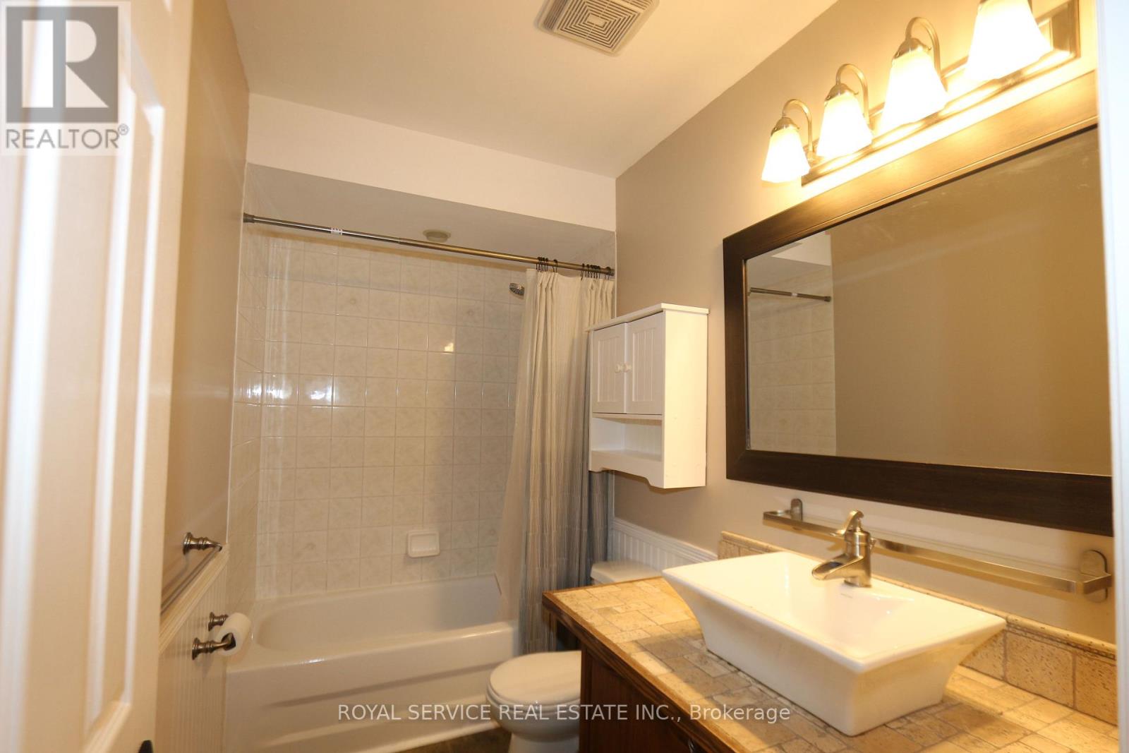 35 Landerville Lane, Clarington (Bowmanville), Ontario  L1C 4W8 - Photo 19 - E12493764