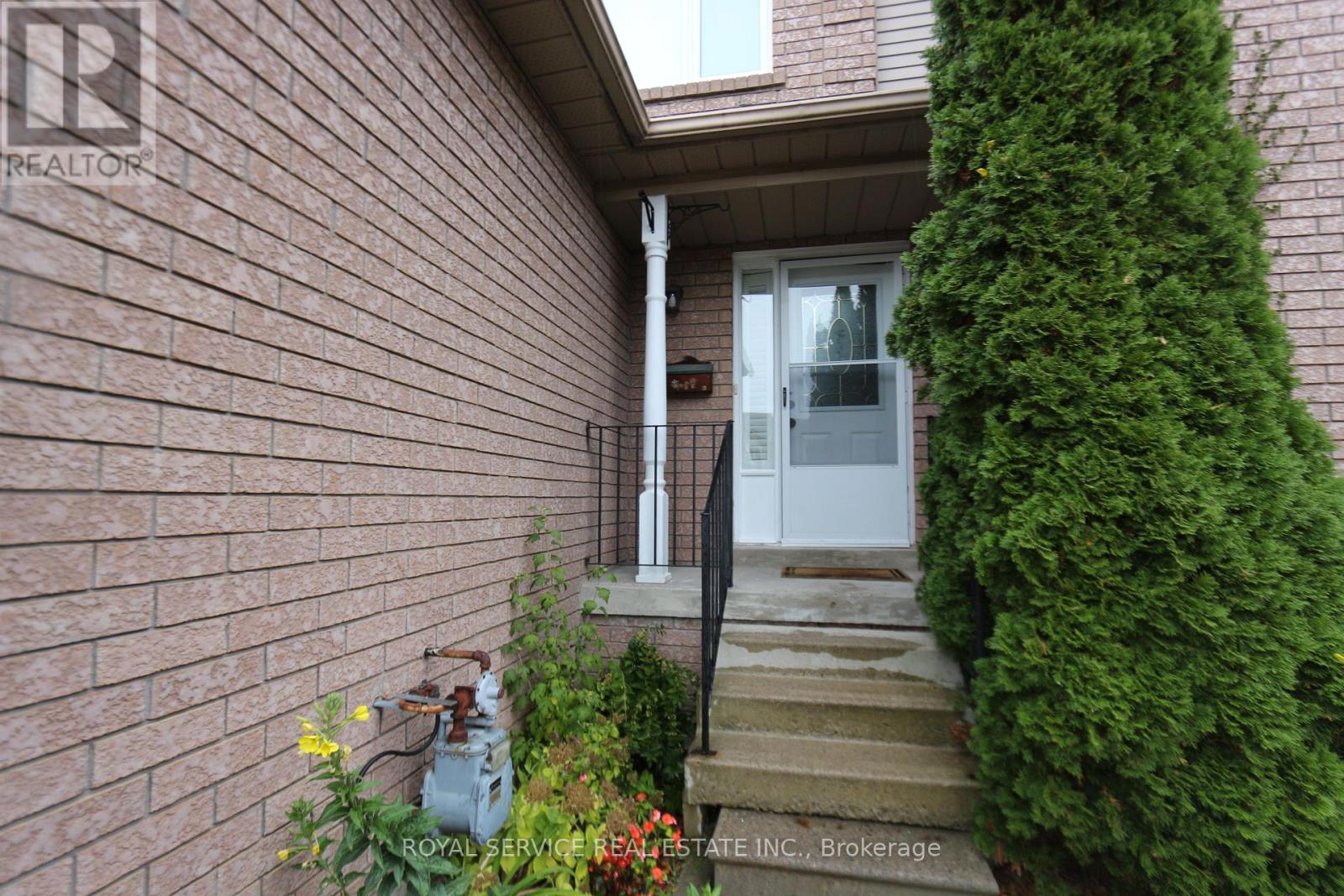 35 Landerville Lane, Clarington (Bowmanville), Ontario  L1C 4W8 - Photo 2 - E12493764