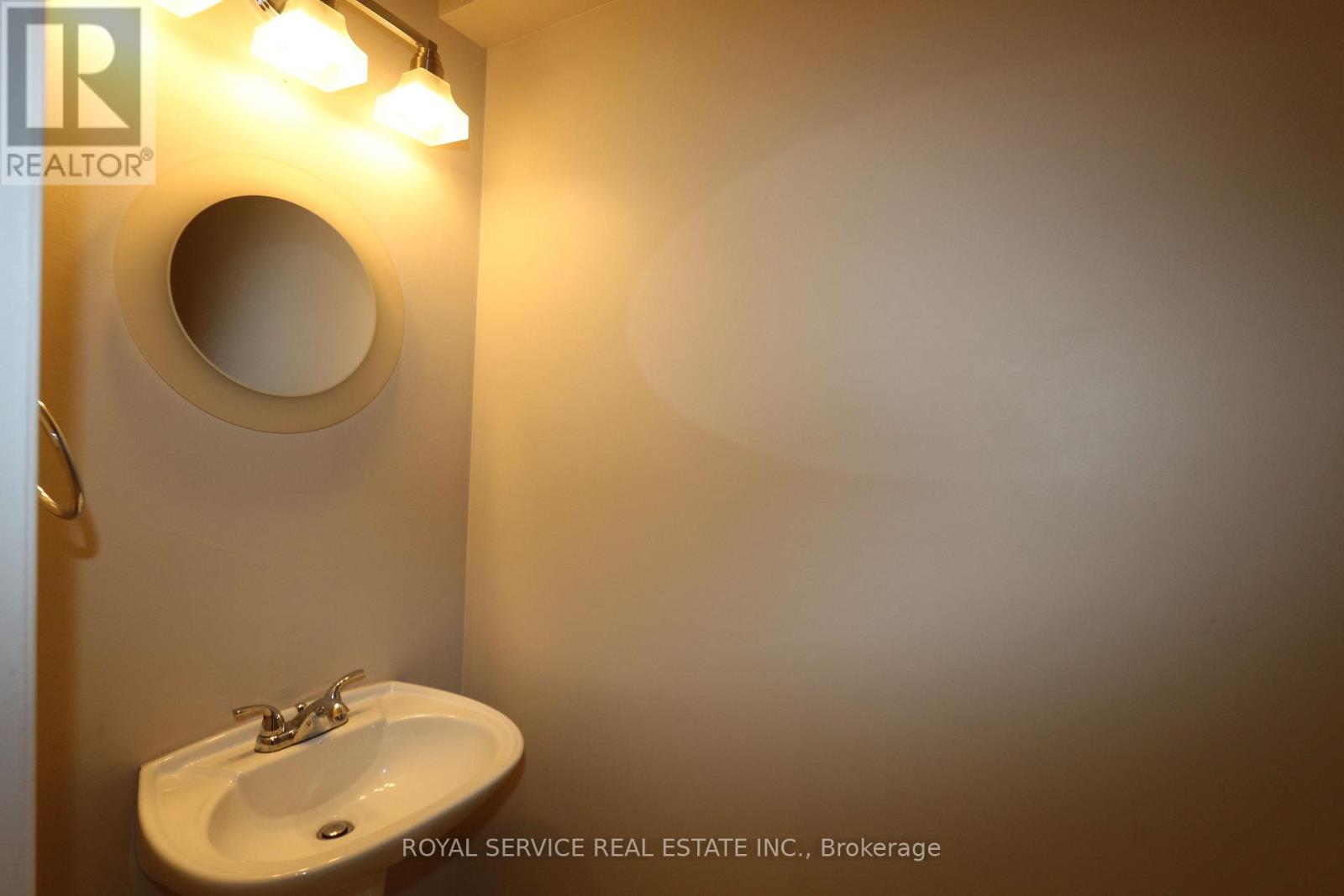 35 Landerville Lane, Clarington (Bowmanville), Ontario  L1C 4W8 - Photo 5 - E12493764