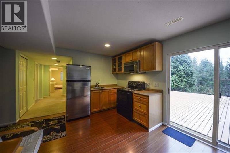 1590 Plateau Crescent, Coquitlam, British Columbia  V3E 3B3 - Photo 5 - R3063411