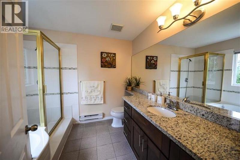 1590 Plateau Crescent, Coquitlam, British Columbia  V3E 3B3 - Photo 7 - R3063411