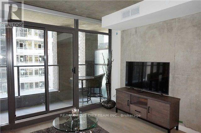 519 - 111 Bathurst Street, Toronto, Ontario  M5V 0M9 - Photo 3 - C12486758