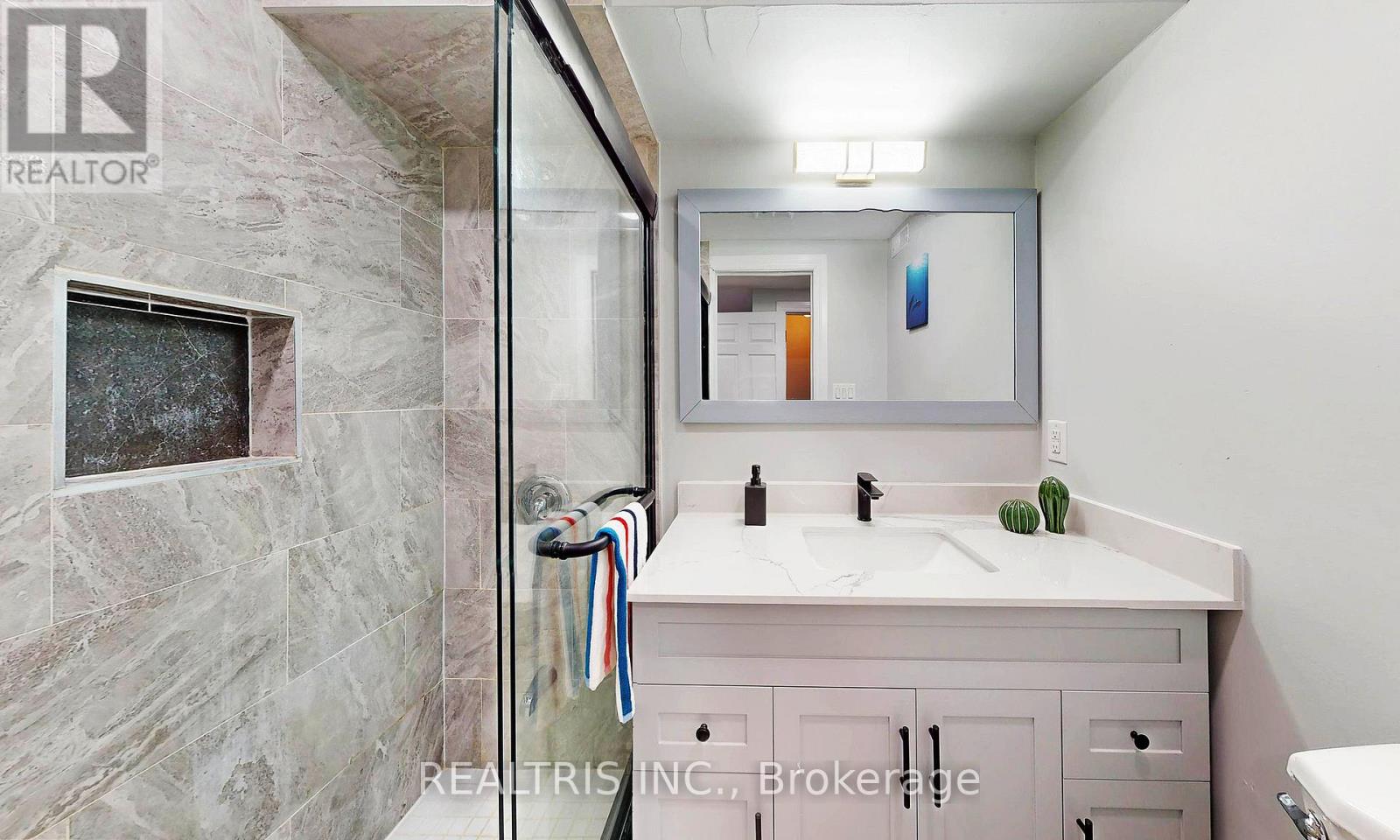 Lower - 85 Eaglecrest Street, Kitchener, Ontario  N2K 0C7 - Photo 8 - X12493614