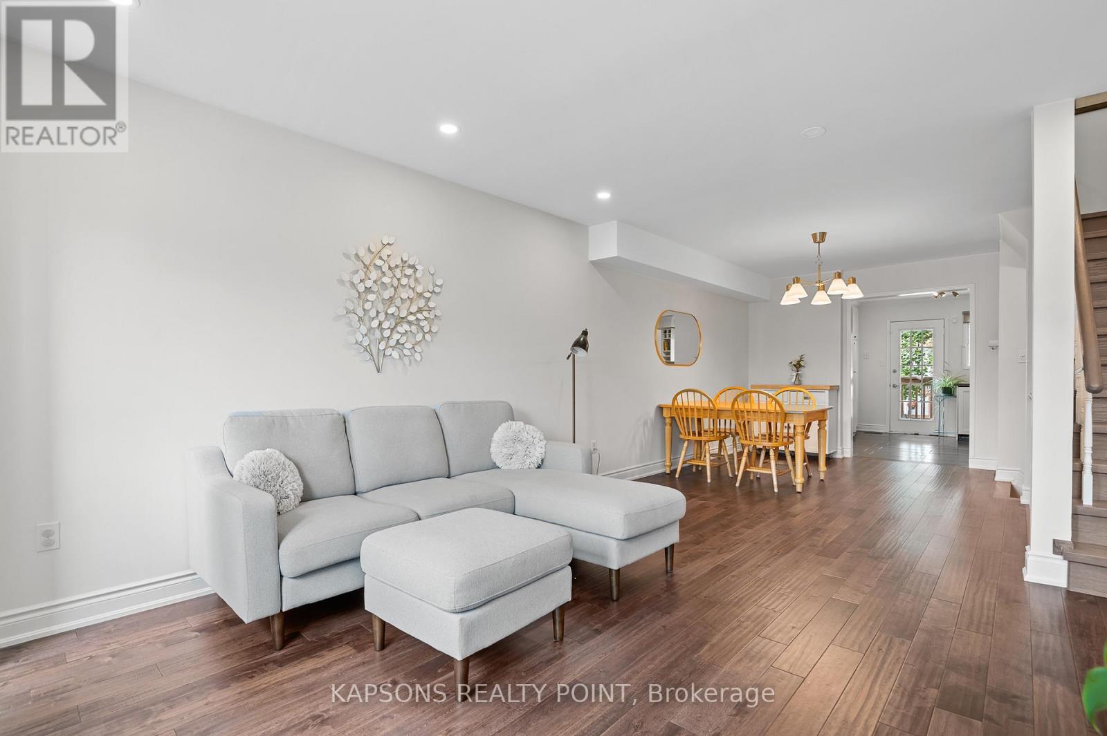 1255 Woodhill Court, Mississauga, Ontario  L5E 3H2 - Photo 17 - W12493350