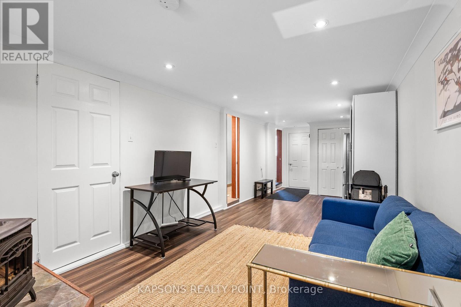 1255 Woodhill Court, Mississauga, Ontario  L5E 3H2 - Photo 11 - W12493350