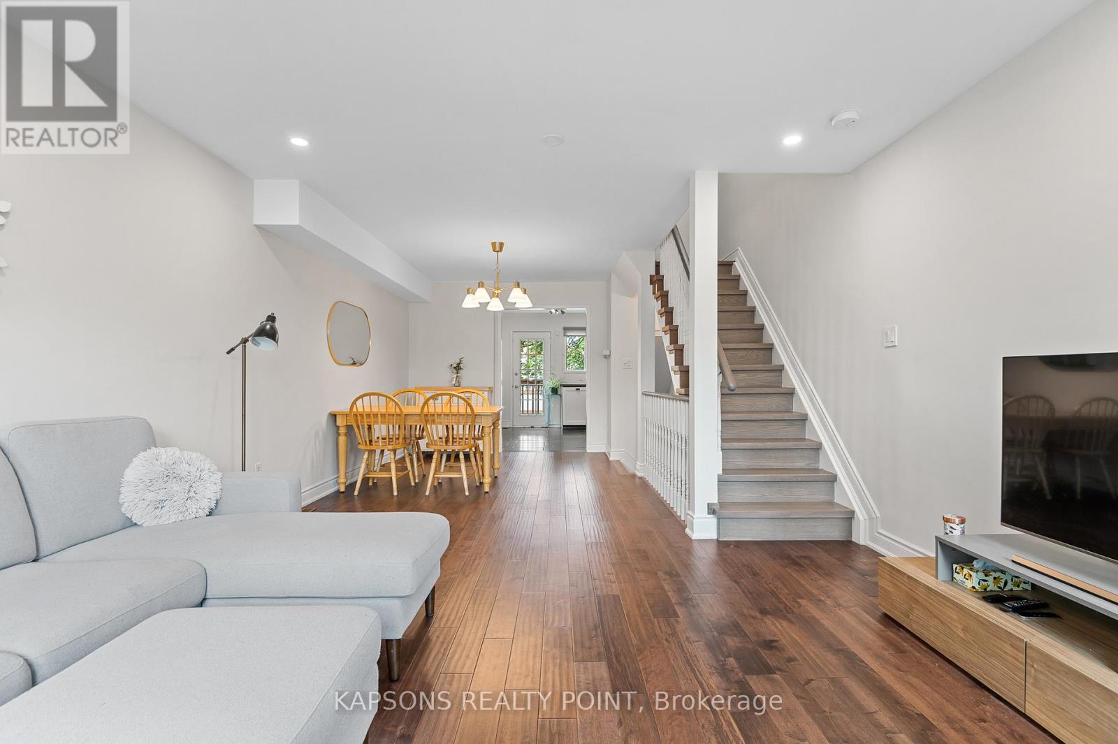 1255 Woodhill Court, Mississauga, Ontario  L5E 3H2 - Photo 15 - W12493350