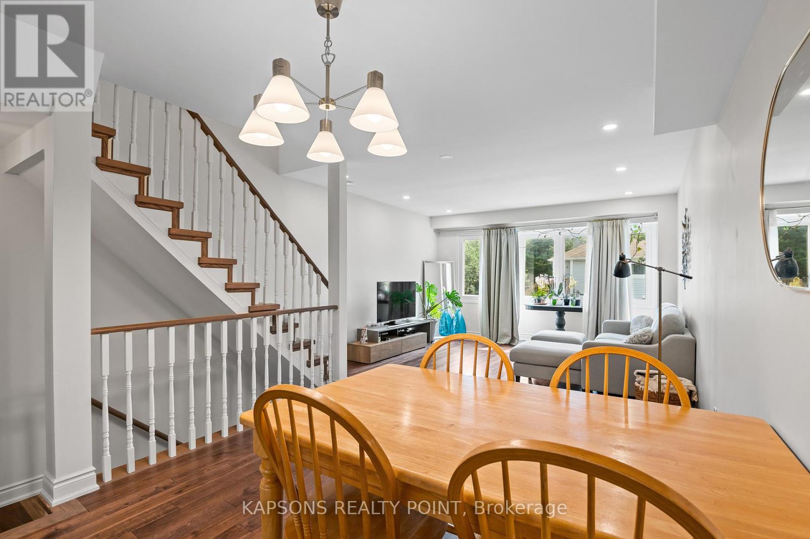 1255 Woodhill Court, Mississauga, Ontario  L5E 3H2 - Photo 24 - W12493350