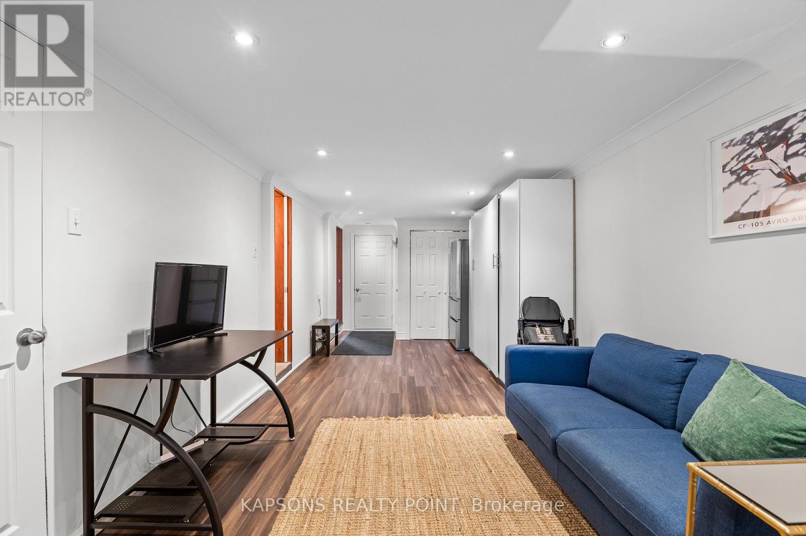 1255 Woodhill Court, Mississauga, Ontario  L5E 3H2 - Photo 12 - W12493350