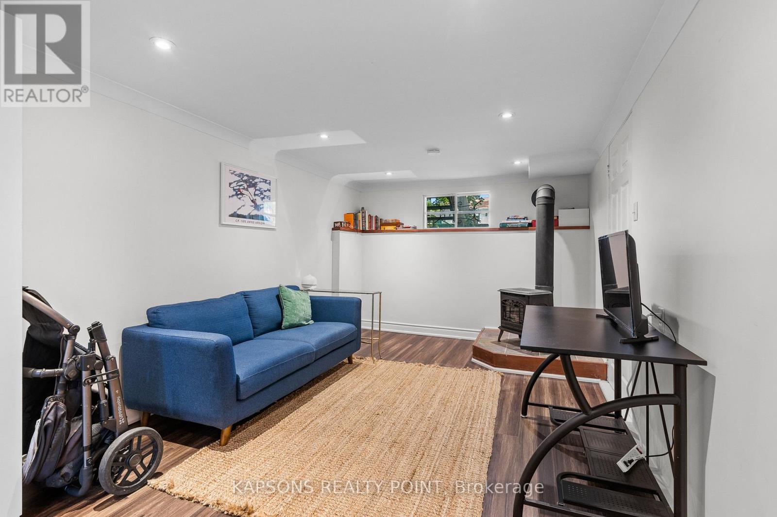 1255 Woodhill Court, Mississauga, Ontario  L5E 3H2 - Photo 9 - W12493350