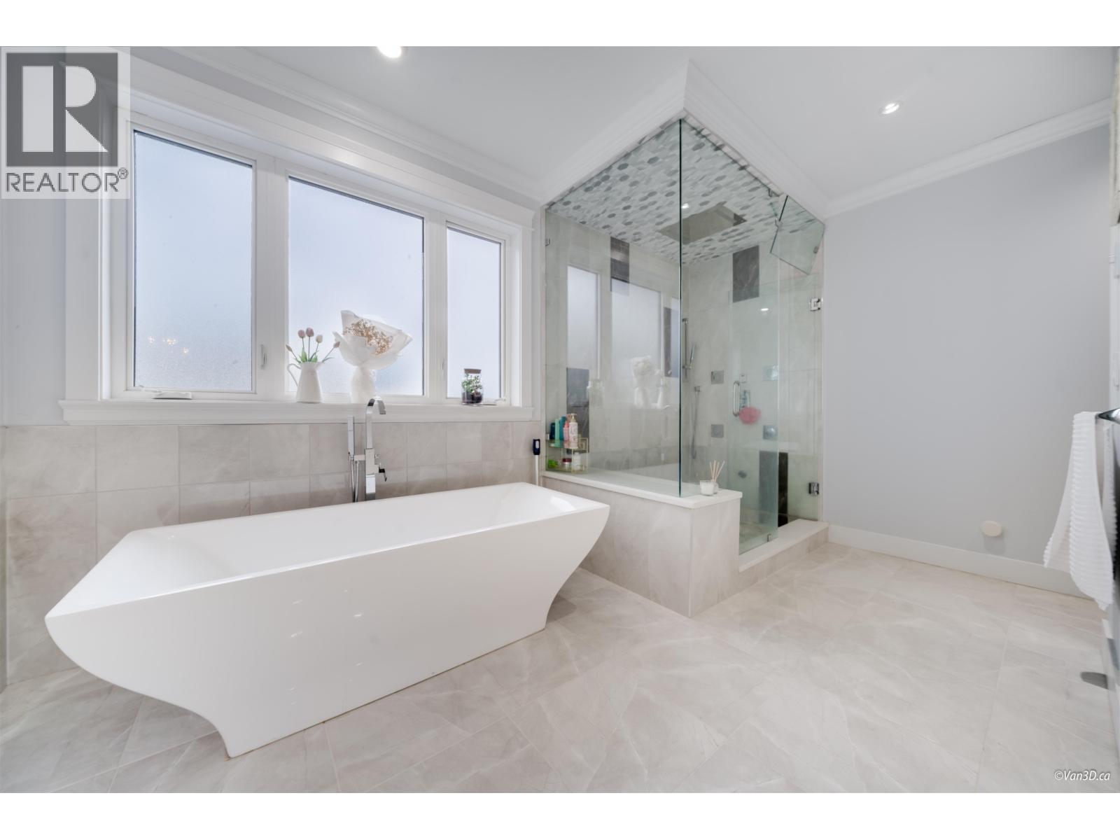 656 Blue Mountain Street, Coquitlam, British Columbia  V3J 4R6 - Photo 28 - R3034067