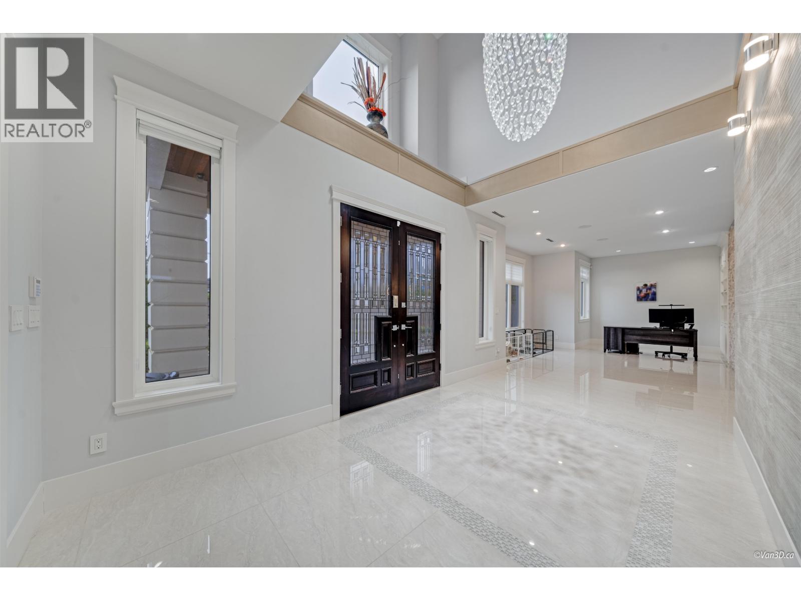 656 Blue Mountain Street, Coquitlam, British Columbia  V3J 4R6 - Photo 2 - R3034067