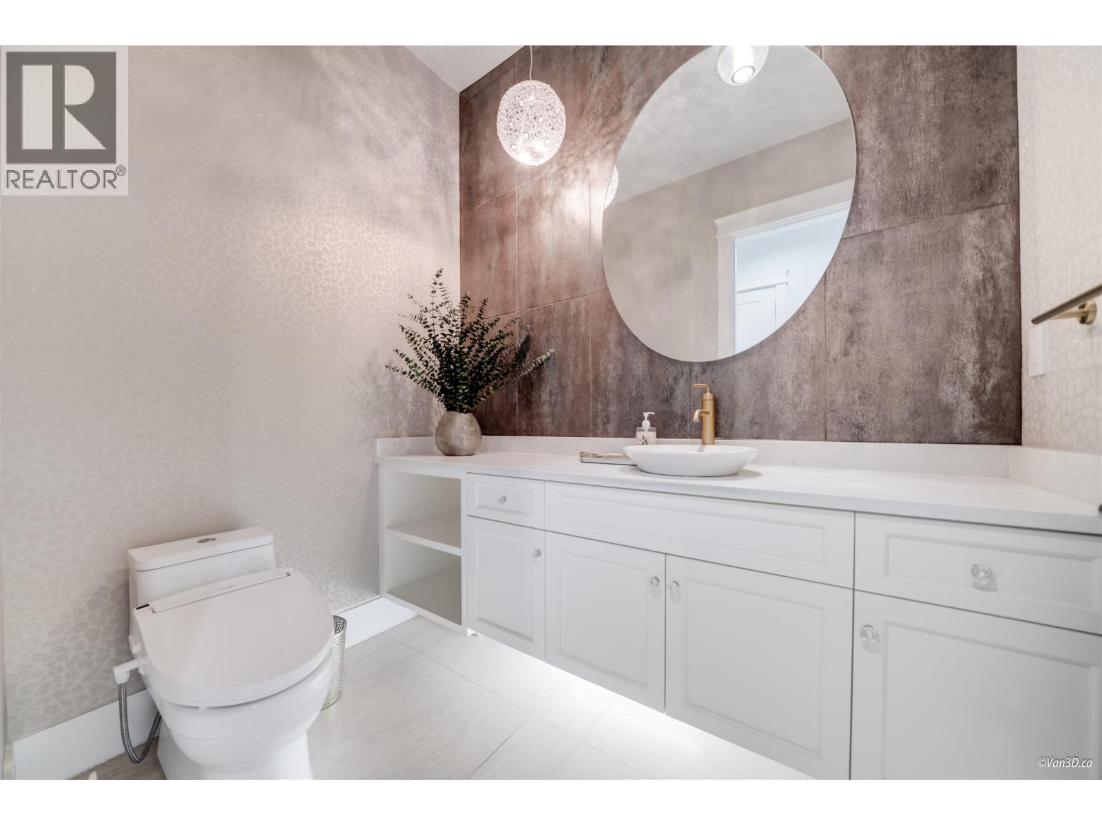 656 Blue Mountain Street, Coquitlam, British Columbia  V3J 4R6 - Photo 4 - R3034067