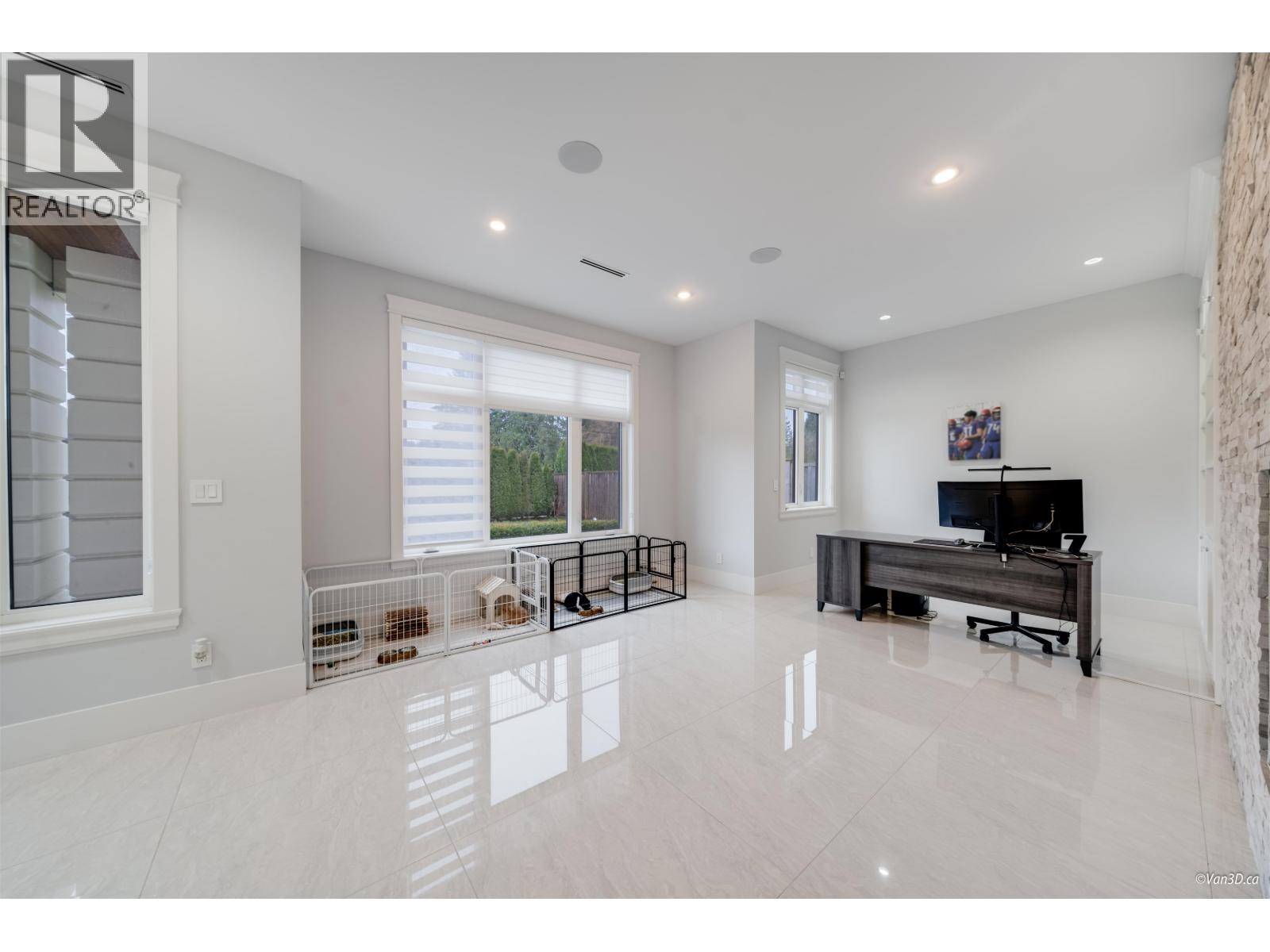 656 Blue Mountain Street, Coquitlam, British Columbia  V3J 4R6 - Photo 3 - R3034067