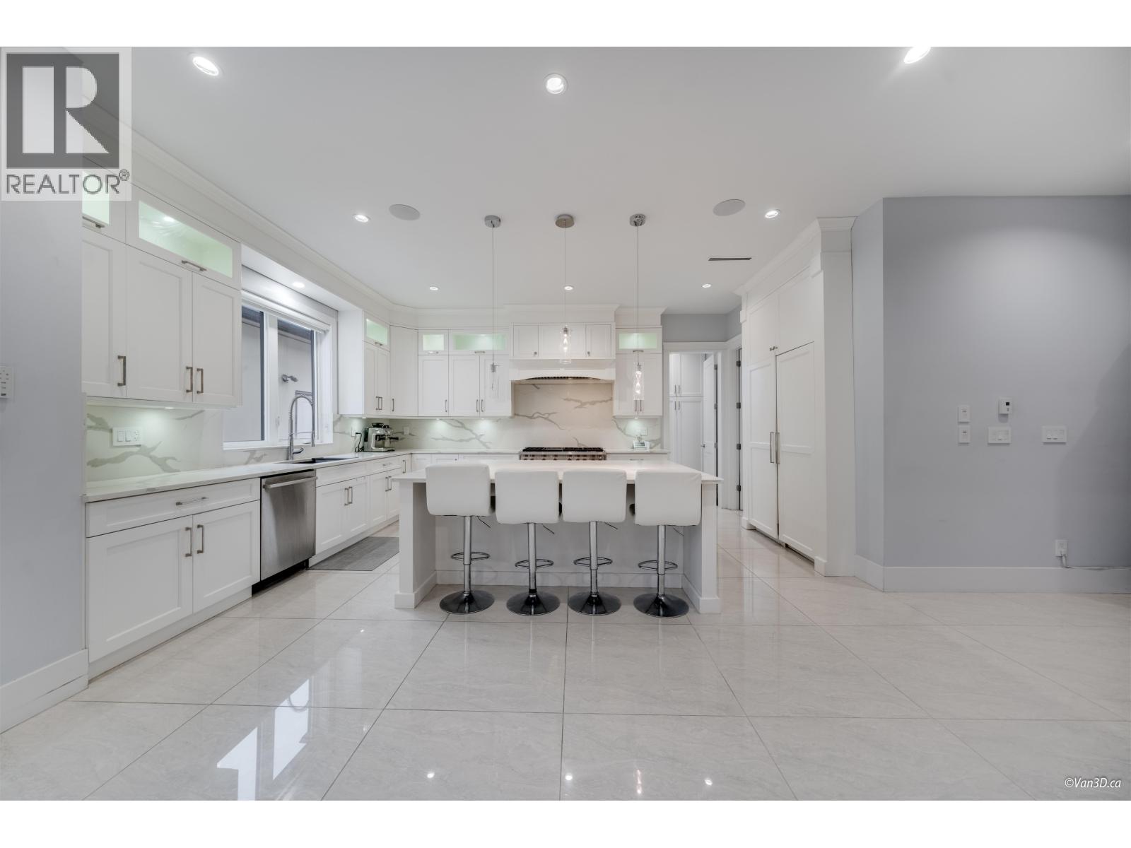 656 Blue Mountain Street, Coquitlam, British Columbia  V3J 4R6 - Photo 8 - R3034067