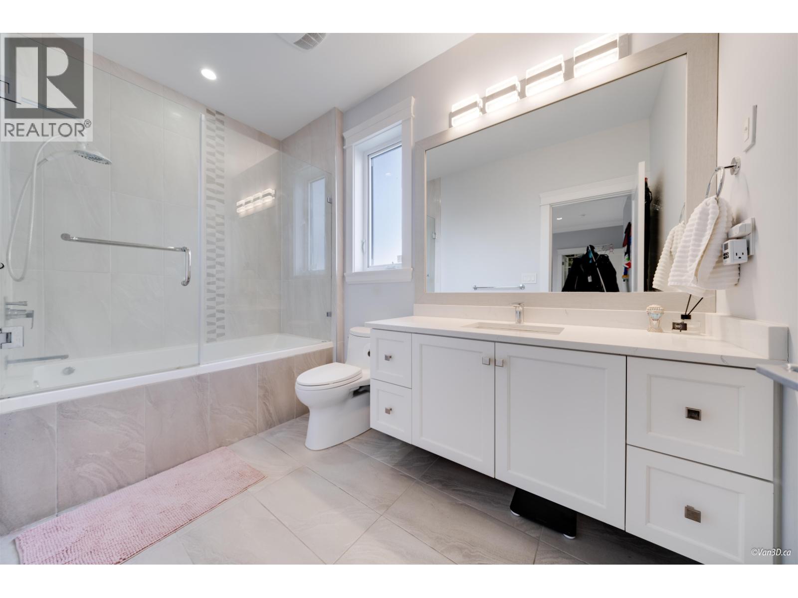 656 Blue Mountain Street, Coquitlam, British Columbia  V3J 4R6 - Photo 36 - R3034067