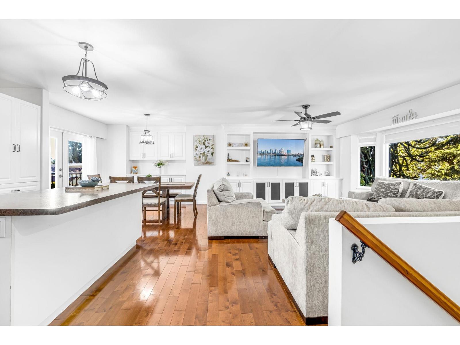 Property at 13822 92A AVENUE image 2