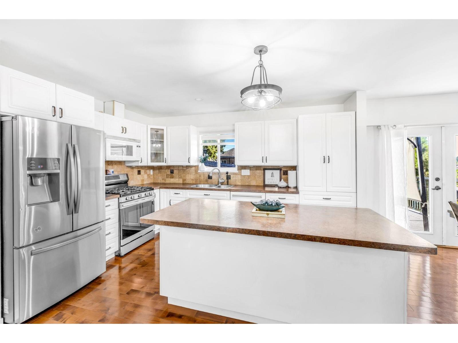 Property at 13822 92A AVENUE image 4