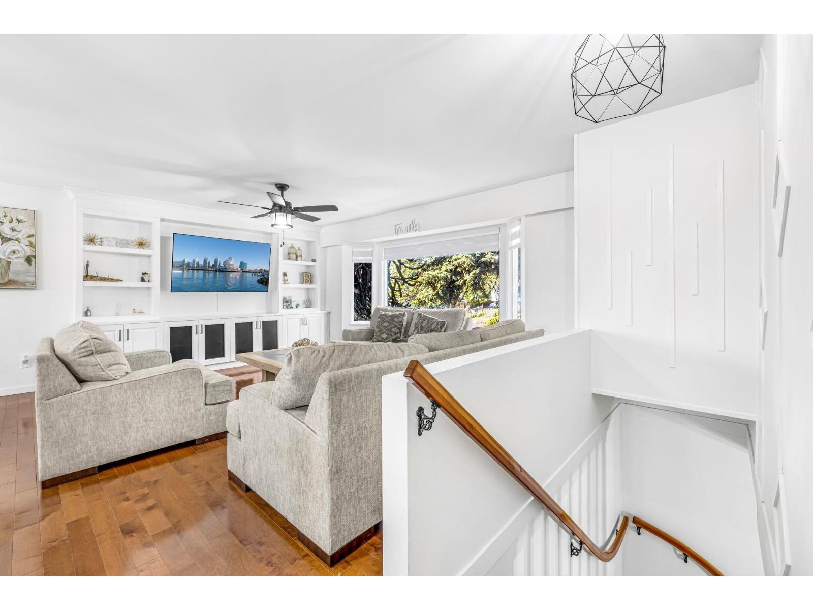 Property at 13822 92A AVENUE image 3