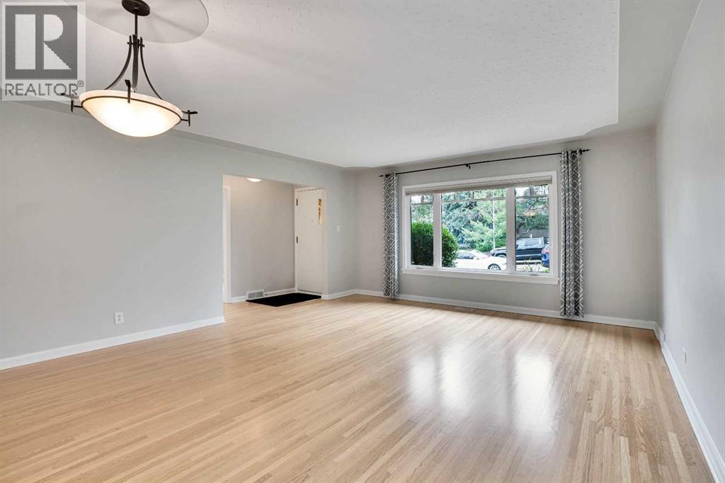 3045 26a Street Sw, Calgary, Alberta  T3E 2E4 - Photo 7 - A2266219