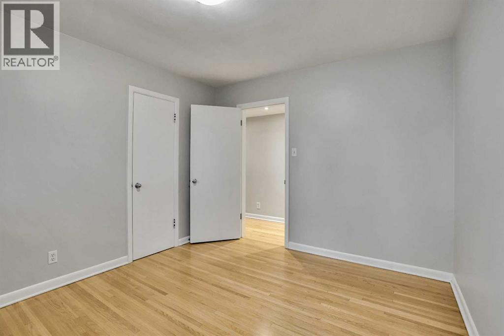 3045 26a Street Sw, Calgary, Alberta  T3E 2E4 - Photo 9 - A2266219