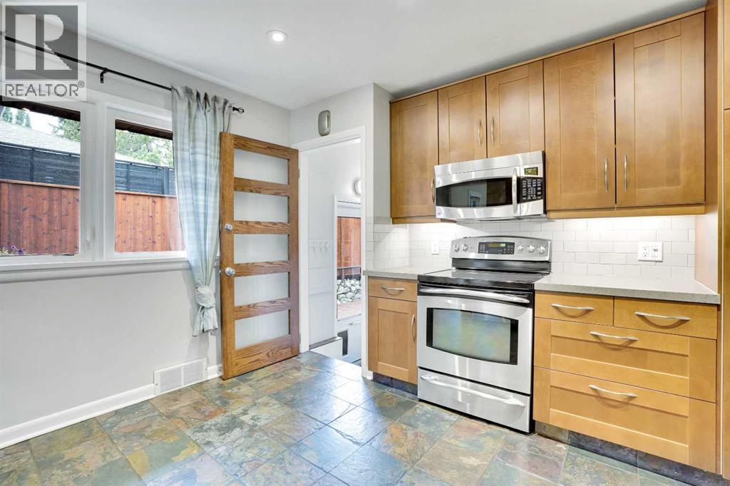 3045 26a Street Sw, Calgary, Alberta  T3E 2E4 - Photo 20 - A2266219