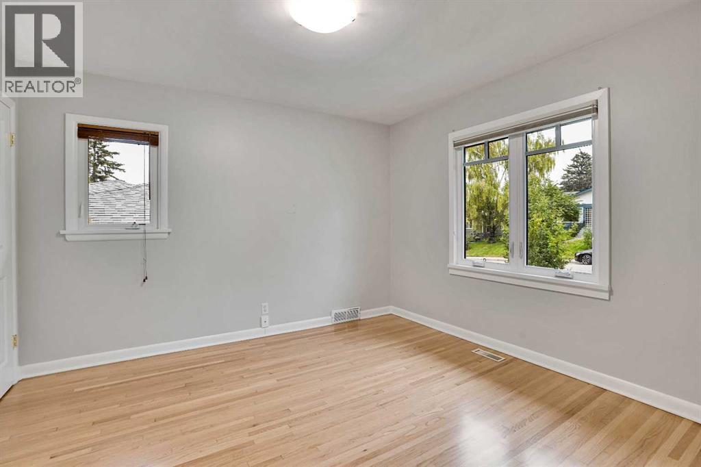 3045 26a Street Sw, Calgary, Alberta  T3E 2E4 - Photo 6 - A2266219