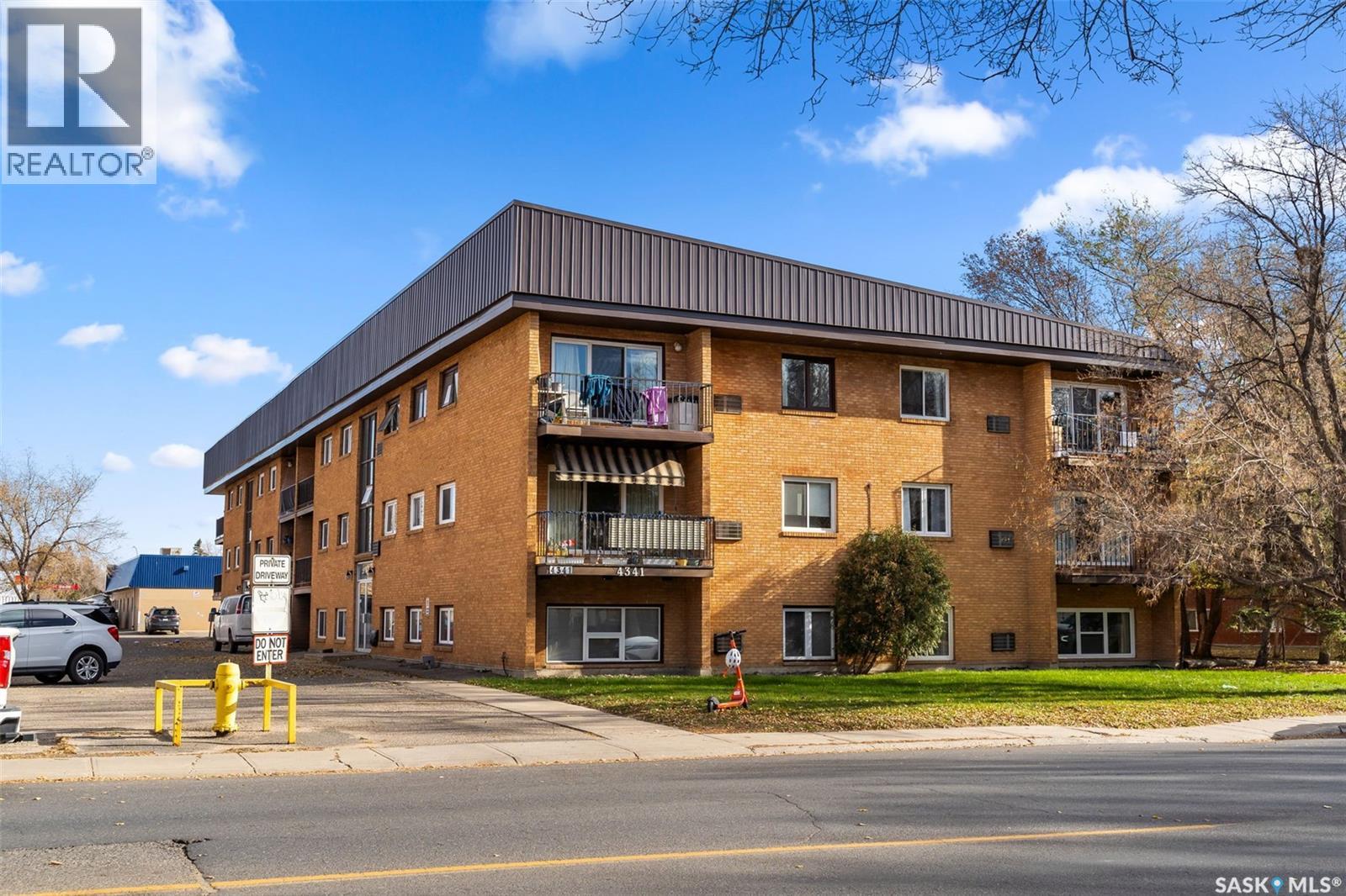 22 4341 Rae Street, Regina, Saskatchewan  S4S 3B2 - Photo 2 - SK021950