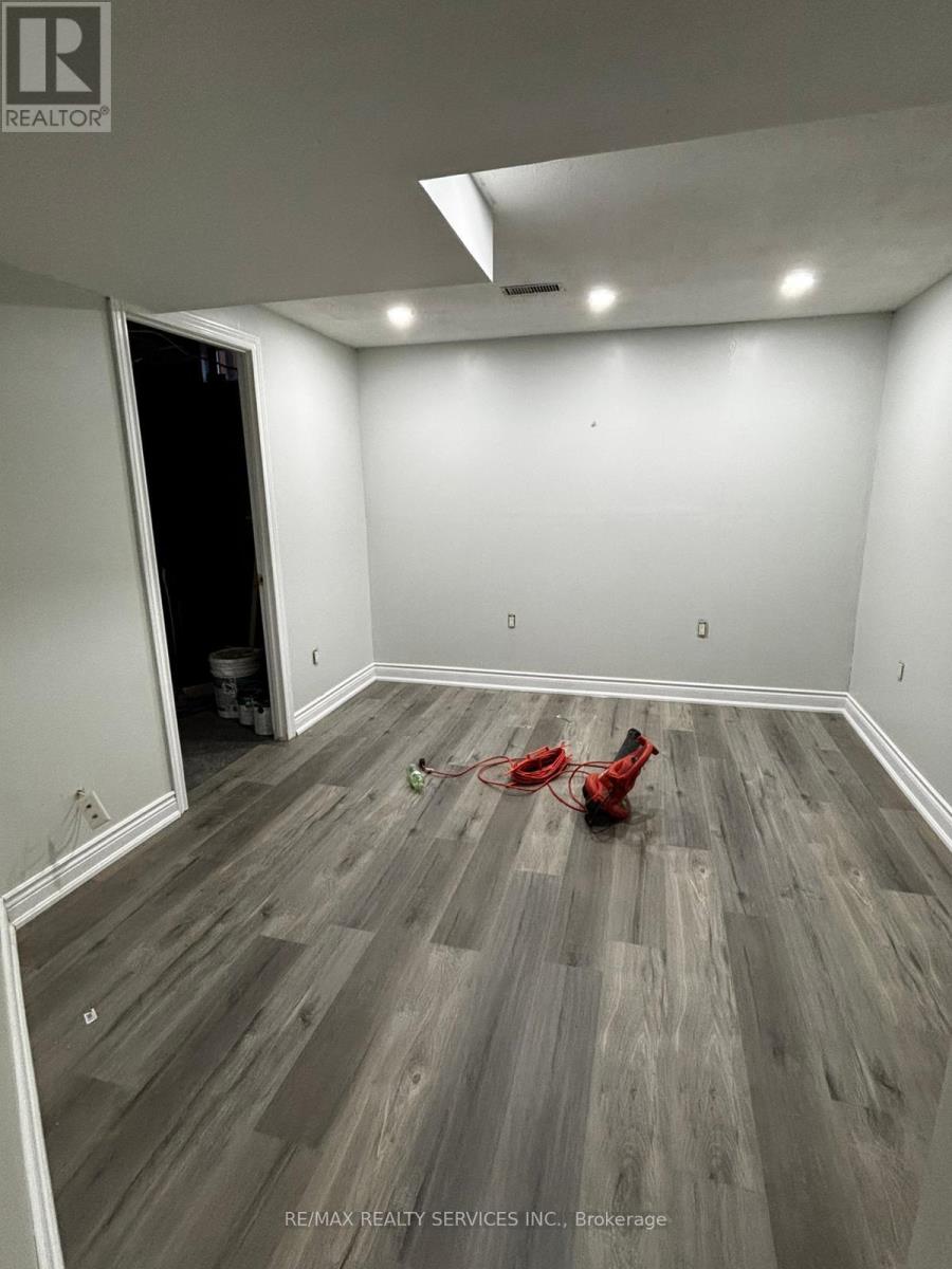 20 Whiteface Crescent, Brampton, Ontario  L6X 4W6 - Photo 12 - W12475841